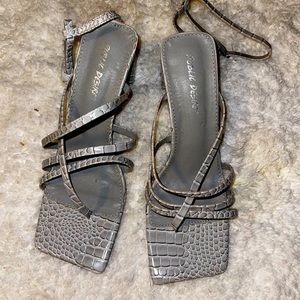 CROC GREY HEELS🐊👠